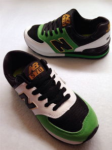 运动鞋的英文怎么读trainers，运动员的英文怎么说