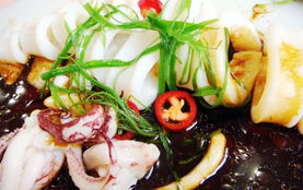 “青皮包白肉,像个大枕头,莫听名字冷,热天菜场有”这个谜语是什么_百