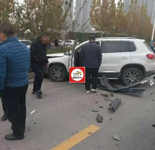 河南一中学门口发生车祸,3人被撞飞,谁来为此事负责?