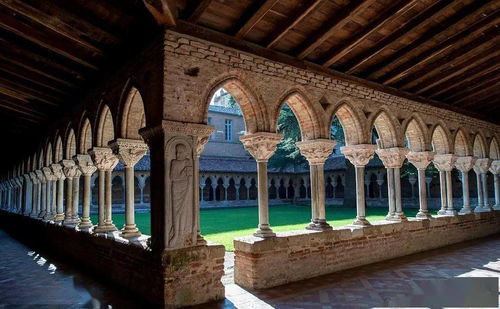 罗马式建筑风格有哪些特点?