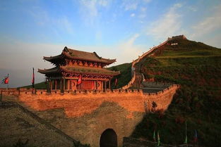 雁门关外有人家,早穿皮袄午穿纱,抱着火炉吃西瓜。这句俗语的意思?_百 