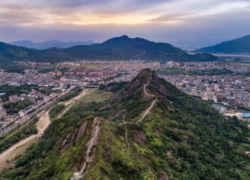 东南山和泰山是一个地方吗