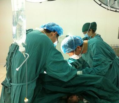 开刀手术疤痕能消除掉吗，开刀后疤痕疼痛怎么办