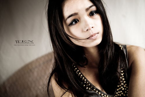 冷艳清绝意思，冷艳总裁的超级狂兵