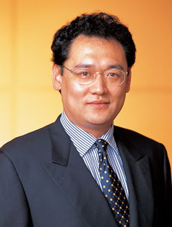 电视剧《突围》中林满江为人儒雅又有铁血手腕,他的原型究竟是谁?_百 