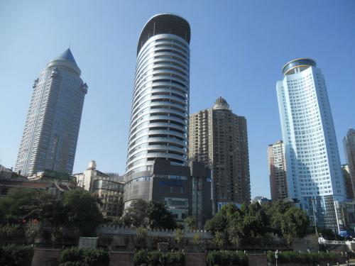 高楼林立的意思