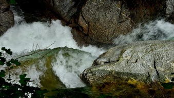 奔流不息意思解释，奔流不息意思和造句