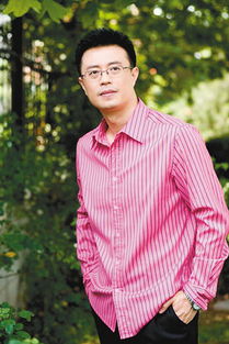 他是最会唱戏的主持人,仿佛就是为担任戏曲节目主持人而生,知道是谁吗