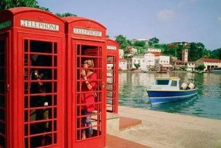 公用电话亭什么时候开始停用了，公用电话亭怎么打电话