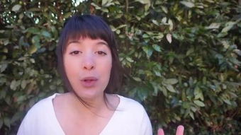 staringat，staring down