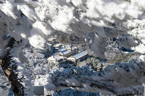 玉宇琼楼,乘鸾来去,人在清凉国意思，玉宇琼楼的拼音