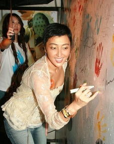 她曾与张国荣是至交好友,退圈20年,今火锅店开业惊动半个娱乐圈_百度知