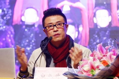 白燕升与李胜素结婚照，白燕升为什么不在央视上班了