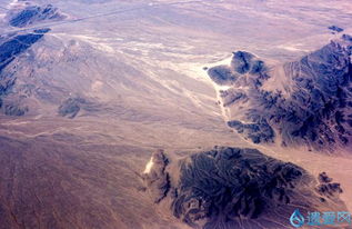 “问苍茫大地,谁主沉浮﹖”的作者是谁﹖