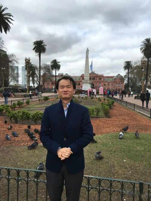 镇江市姓何的企业家有哪些