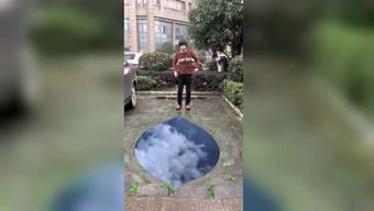 首句:何事居穷道不穷中两个穷的含义分别是什么