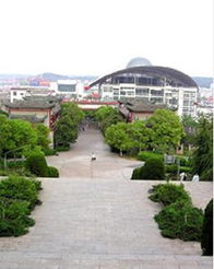 湖南外国语学校一年学费多少