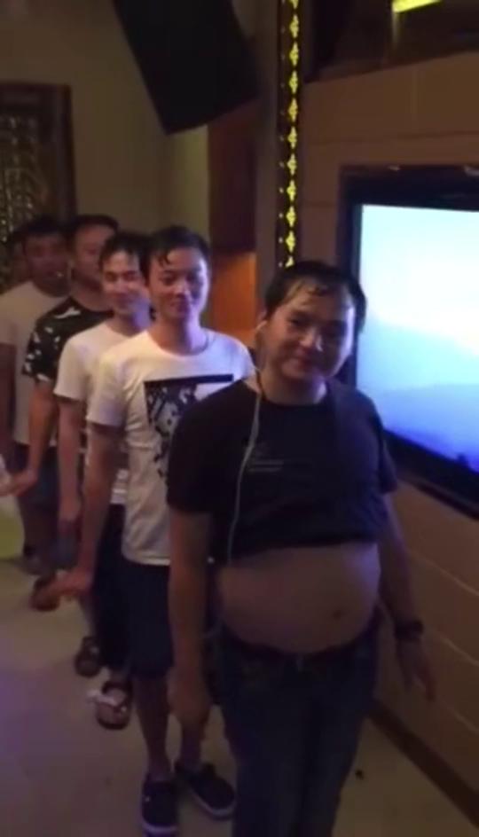 男人KTV的歌词