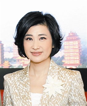 吴小莉的丈夫周秉钧简历资料,比她大多少岁