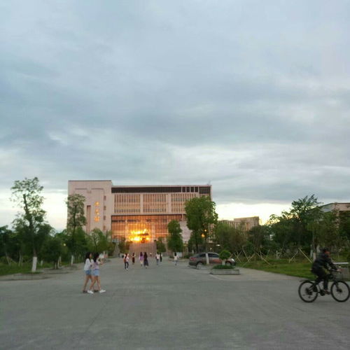 广西科技师范学院成人高考报名入口?