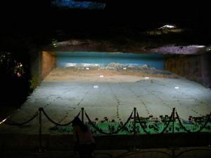 坎儿井建于哪个朝代的哪个地区?