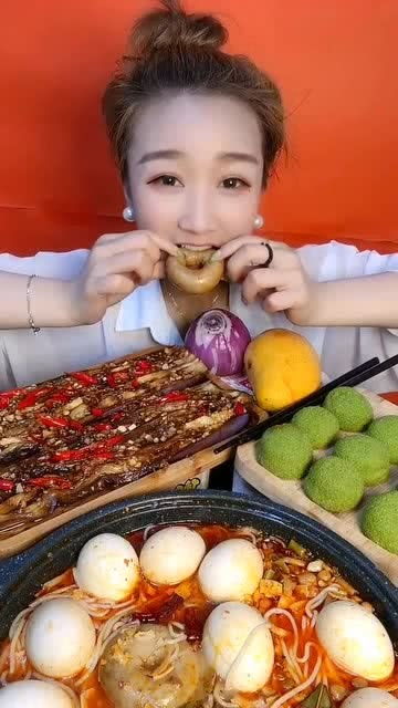 满嘴假牙多少钱一副，满嘴牙齿种植多少钱