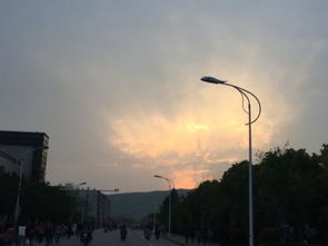 许嵩尘世美歌词，尘世美歌词典故