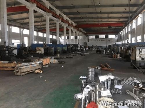 机械厂加工车间有85名工人,男工是女工人数的3倍还多5人,男女工各多少人