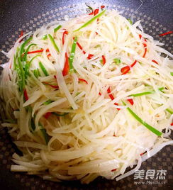 爆炒土豆丝的做法视频，爆炒土豆丝的做法过程