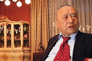 影院大王邱德根,原配去世后娶她妹妹,有8个儿女,晚年生活怎样?